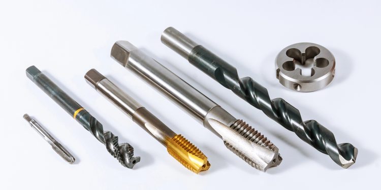 Gewinde schneiden leicht gemacht: Tipps für Holz, Metall und Kunststoff