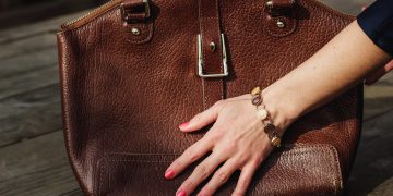 DIY-Anleitung: Ledertasche reinigen & reparieren – so geht’s Schritt für Schritt