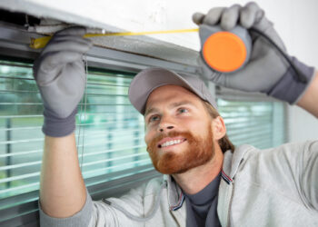 Alte Rollläden selbst modernisieren: DIY-Tipps für bessere Dämmung und mehr Bedienkomfort