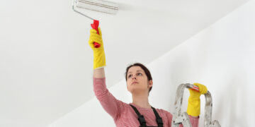 Renovieren über Kopfhöhe: Wie sich Arbeitsplatz, Werkzeug und Aufstieg sicher organisieren lassen